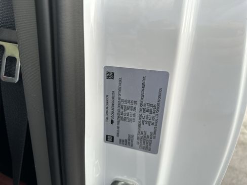 Used 2025 Chevrolet Silverado 1500 W/T image 25