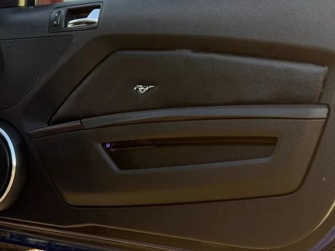 Used 2013 Ford Mustang GT Premium w/ Electronics Pkg RWD image 29