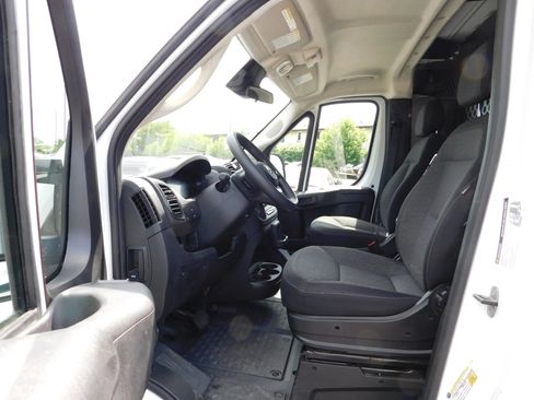 Used 2025 RAM ProMaster 2500 w/ U-Haul Equipment Group FWD image 12