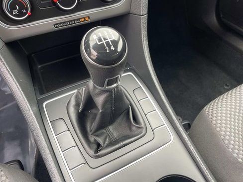 Used 2013 Volkswagen Passat 2.5 S image 24