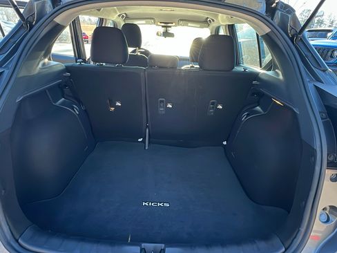 Used 2024 Nissan Kicks S image 13