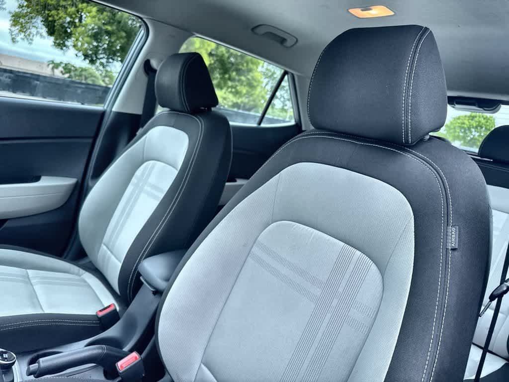 Used 2021 Hyundai Venue SEL FWD image 14