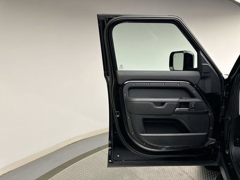 Certified 2025 Land Rover Defender 110 S AWD/4WD image 21