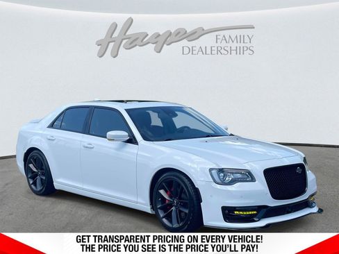 Used 2023 Chrysler 300 C RWD image 1