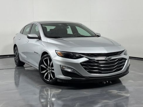 Used 2021 Chevrolet Malibu RS FWD image 2