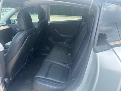 Used 2021 Tesla Model Y Long Range AWD/4WD image 16