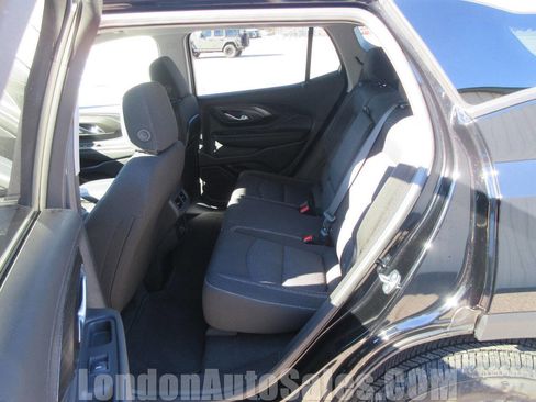 Used 2024 GMC Terrain SLE w/ Driver Convenience Package image 13