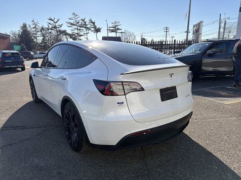 Used 2022 Tesla Model Y Performance image 4