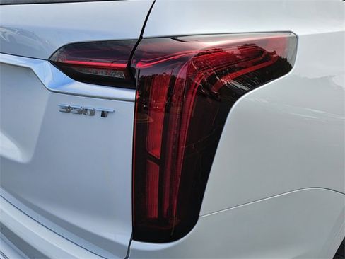 New 2025 Cadillac XT6 Luxury image 7