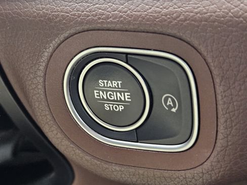 Used 2024 Mercedes-Benz GLS 450 4MATIC image 13