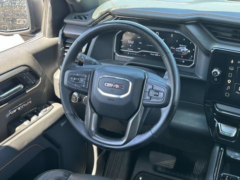 Certified 2025 GMC Sierra 1500 AT4 w/ AT4 Premium Package AWD/4WD image 17