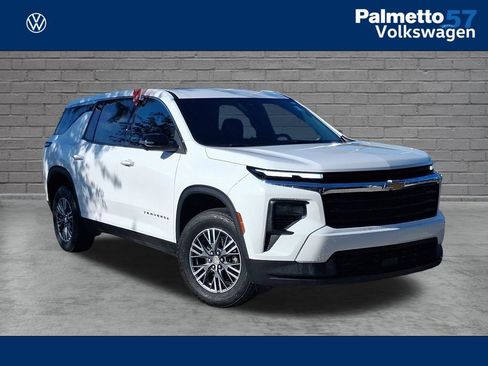 Used 2024 Chevrolet Traverse LS FWD image 1