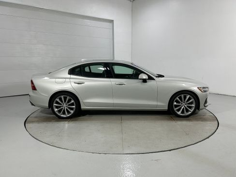 Used 2020 Volvo S60 T6 Momentum AWD/4WD image 34