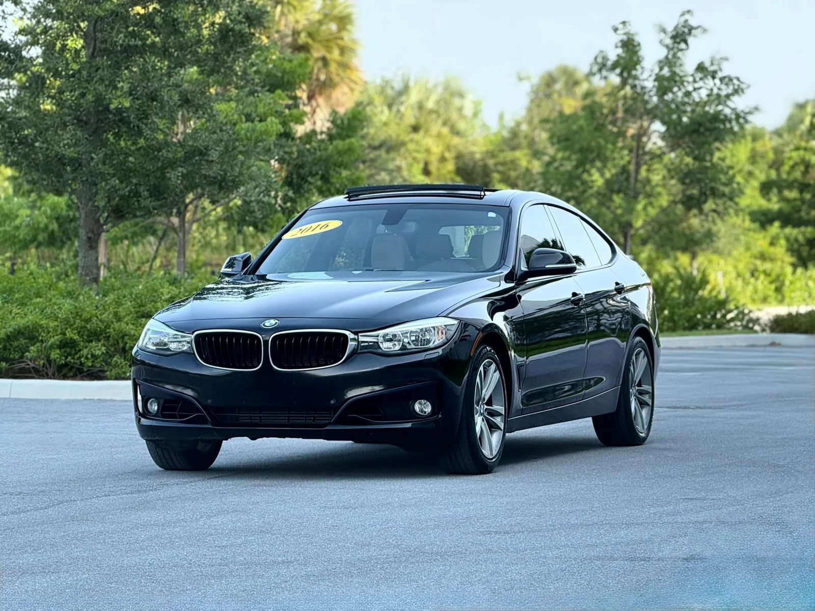 Used 2016 BMW 328i Gran Turismo xDrive AWD/4WD image 3