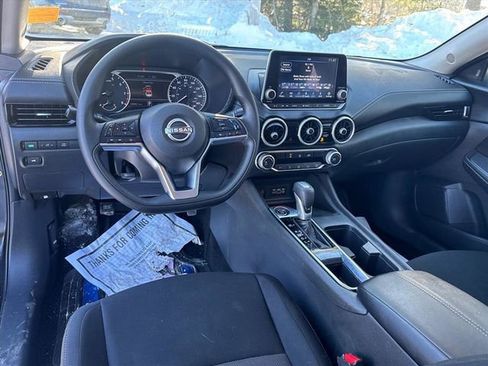 Used 2025 Nissan Sentra SV image 10