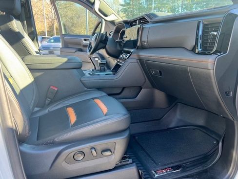 Used 2025 GMC Sierra 1500 AT4 image 13