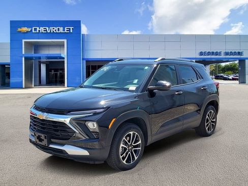 Certified 2025 Chevrolet TrailBlazer LT AWD/4WD image 2