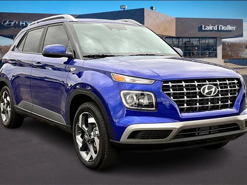 New 2026 Hyundai Venue SEL image 2