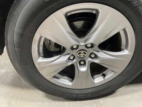 Used 2022 Toyota RAV4 XLE w/ Convenience Package FWD image 37