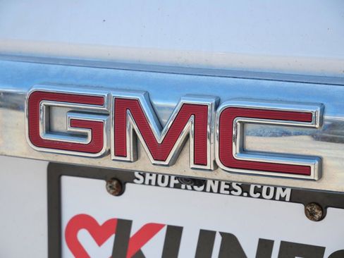 Used 2016 GMC Yukon XL Denali w/ Open Road Package AWD/4WD image 15