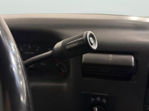 Used 2004 Ford F250 XL image 23