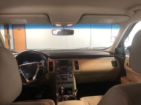 Used 2018 Ford Flex SE FWD image 16