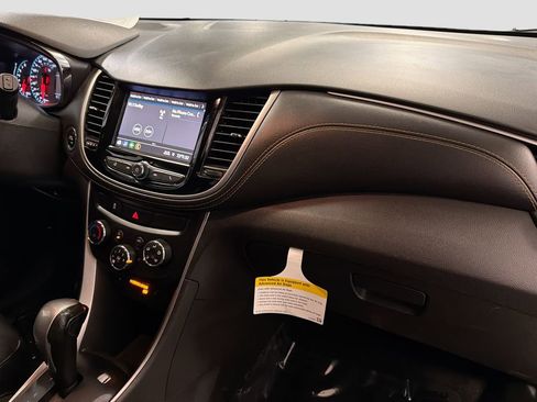 Used 2022 Chevrolet Trax LT w/ Driver Confidence Package AWD/4WD image 27
