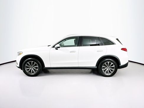 Used 2024 Mercedes-Benz GLC 300 image 4