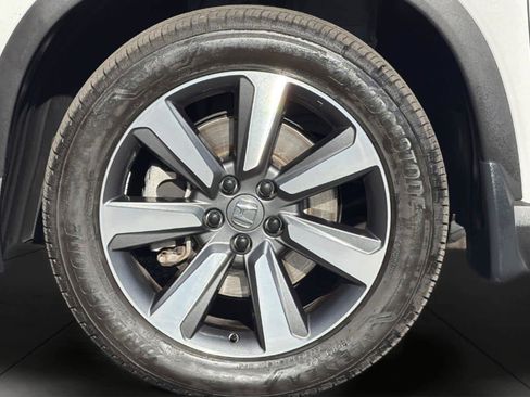 Used 2025 Honda Pilot Touring image 11