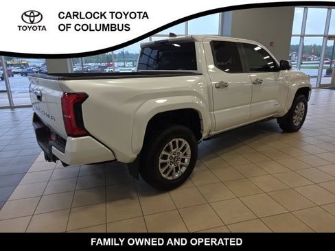 Used 2025 Toyota Tacoma Limited AWD/4WD image 7