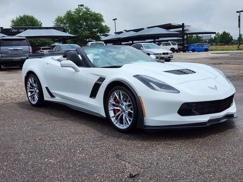 Used 2016 Chevrolet Corvette Z06 w/ 3LZ Preferred Equipment Group RWD image 4