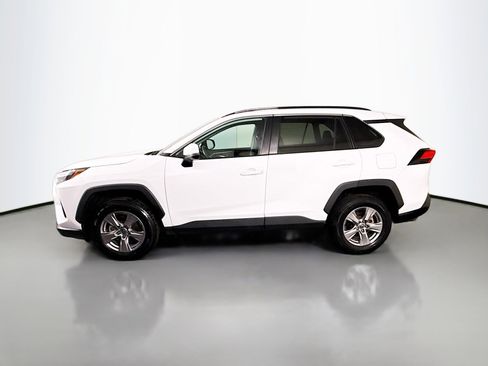 Used 2022 Toyota RAV4 XLE w/ Convenience Package FWD image 6