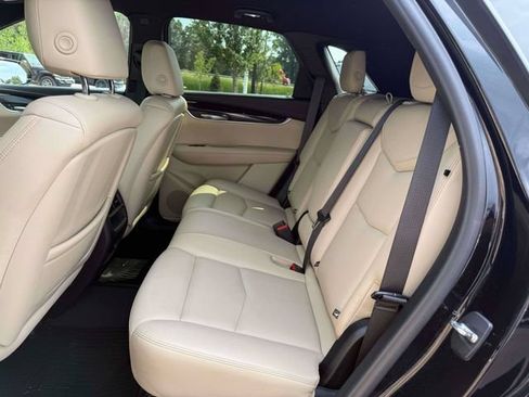 Used 2018 Cadillac XT5 AWD image 13