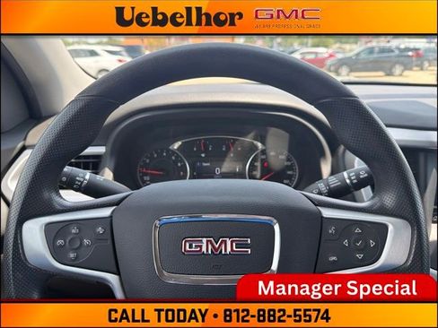Used 2023 GMC Acadia SLE w/ Driver Convenience Package FWD image 28