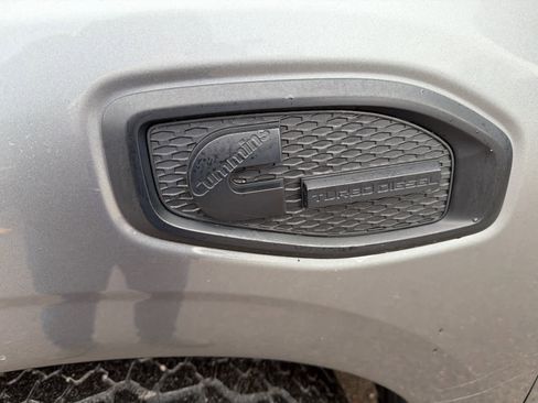 Used 2018 Nissan Titan SL w/ Midnight Edition image 21