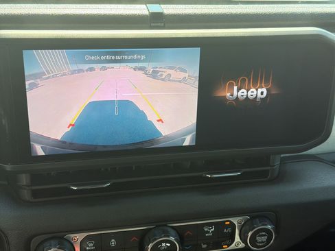 Used 2024 Jeep Wrangler Unlimited Sport AWD/4WD image 23