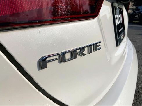 Used 2021 Kia Forte GT-Line FWD image 31