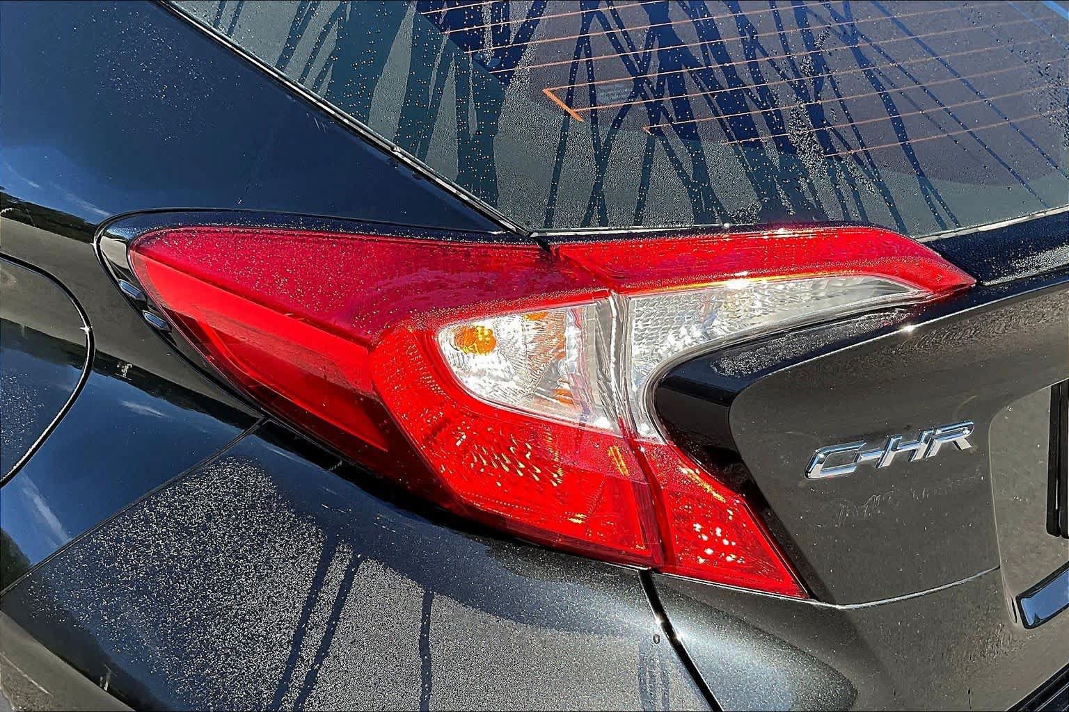 Used 2022 Toyota C-HR XLE FWD image 28