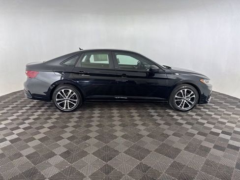 Used 2025 Volkswagen Jetta Sport image 5