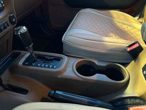 Used 2011 Jeep Wrangler Unlimited Sahara w/ Dual Top Group image 20