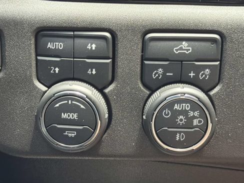 Used 2024 Chevrolet Silverado 1500 RST AWD/4WD image 31