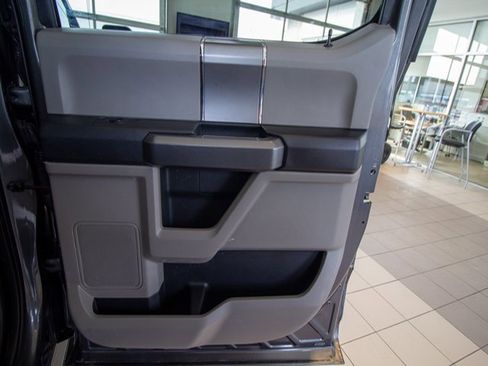 Used 2015 Ford F150 XLT w/ Equipment Group 302A Luxury image 11