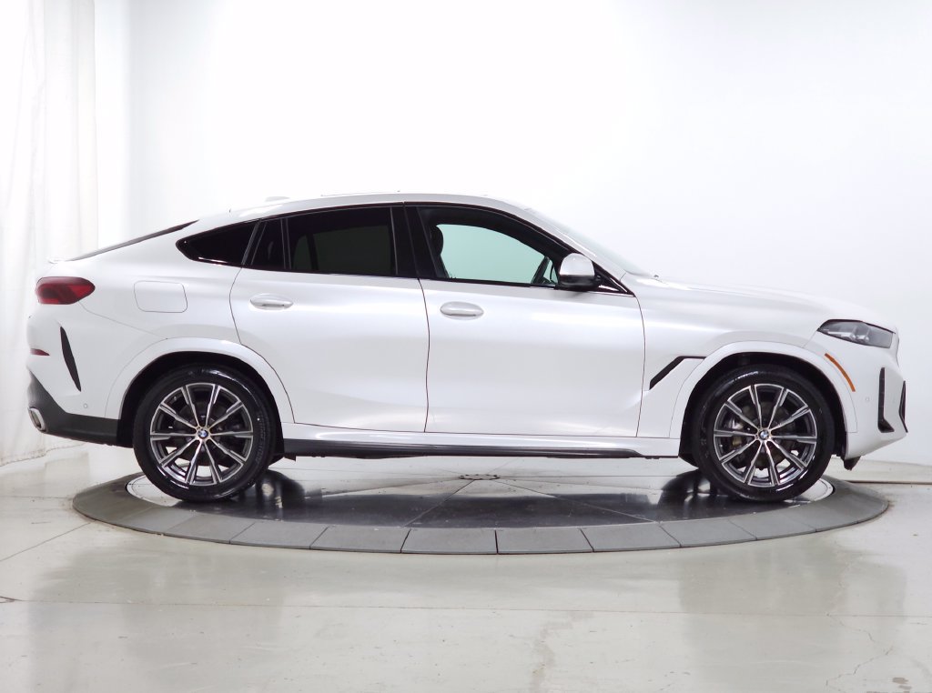 Used 2024 BMW X6 xDrive40i w/ Parking Assistance Package AWD/4WD image 9