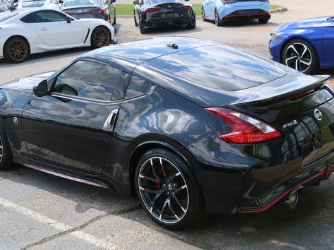 Used 2019 Nissan 370Z NISMO RWD image 12