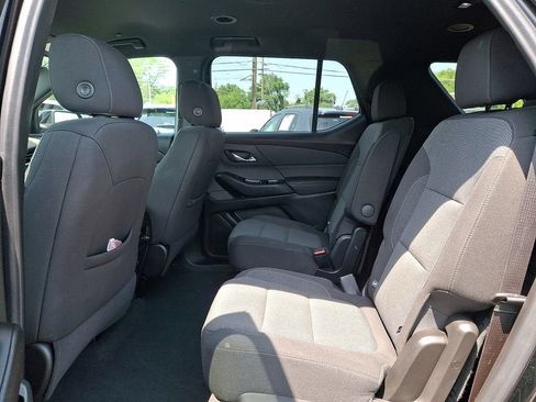 Certified 2023 Chevrolet Traverse LT FWD image 12