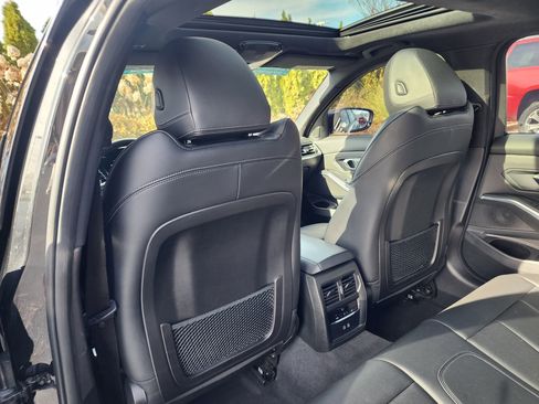 Used 2023 BMW 330i Sedan image 14