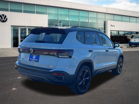 New 2026 Volkswagen Taos SE image 5
