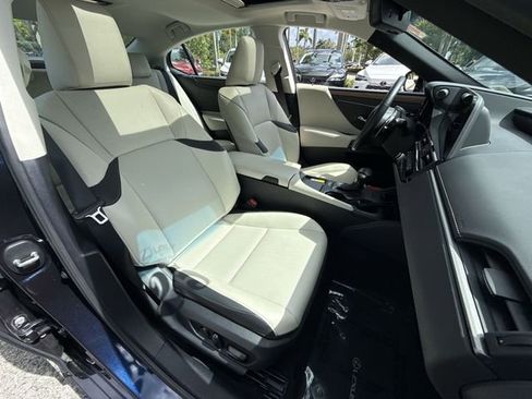 Used 2025 Lexus ES 350 w/ Premium Package FWD image 26