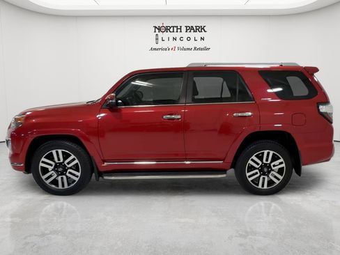 Used 2022 Toyota 4Runner Limited AWD/4WD image 2