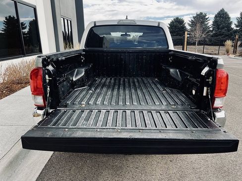 Used 2016 Toyota Tacoma TRD Off-Road image 22